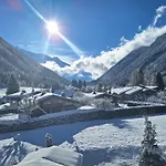 Les Grands Montets & Hotel