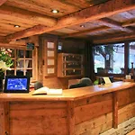Les Grands Montets & Hotel 4*