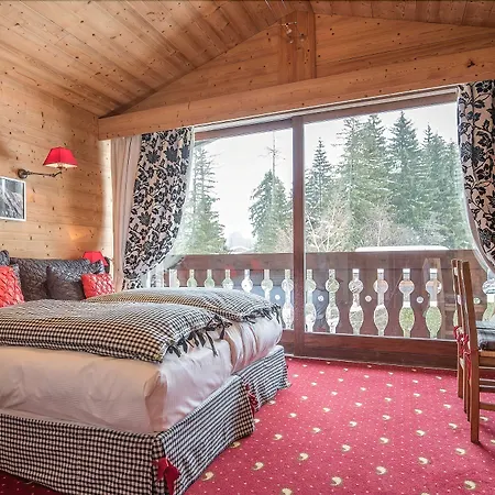 Отель Les Grands Montets Hotel & Spa